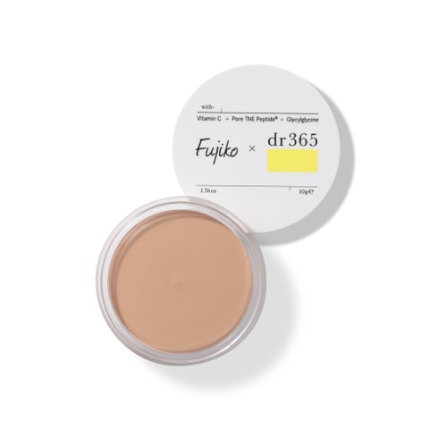 ベージュのクリームが入った丸い容器と、Fujiko × dr365 の表示があるふた